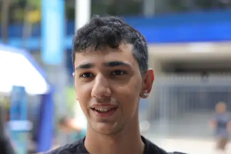 Fabio Rodrigues-Pozzebom/ Agência Brasil Brasília, DF 09/11/2025 - O estudante Kernus Aleksander, 18 anos, fala com a Agência Brasil de sua expectativa nesse primeiro dia de prova do Enem. Foto: Fabio Rodrigues-Pozzebom/ Agência Brasil