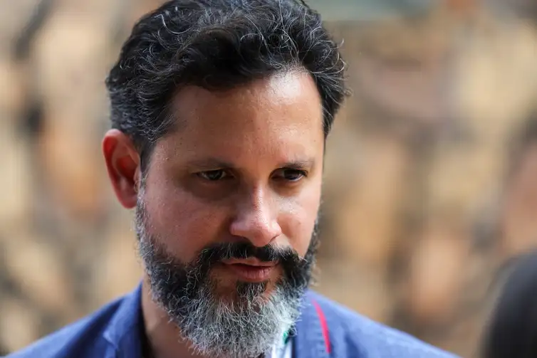 Agência Brasil Brasília, DF 21/03/2026 - O gerente de atenção à saúde do Hospital Universitário de Brasília (HUB), Rodolfo Lira, fala com a Agência Brasil. Foto: Fabio Rodrigues-Pozzebom/ Agência Brasil