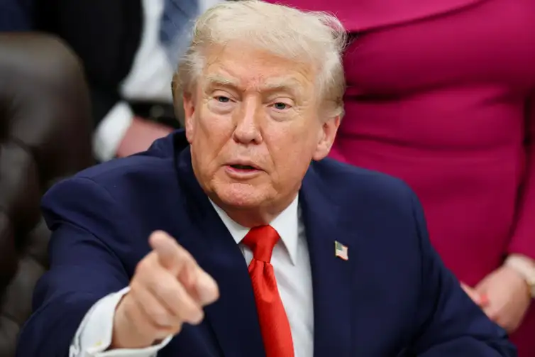 10/01/2026 - Trump diz que Estados Unidos “estão prontos para ajudar o Irã. Foto: REUTERS/Jonathan Ernst