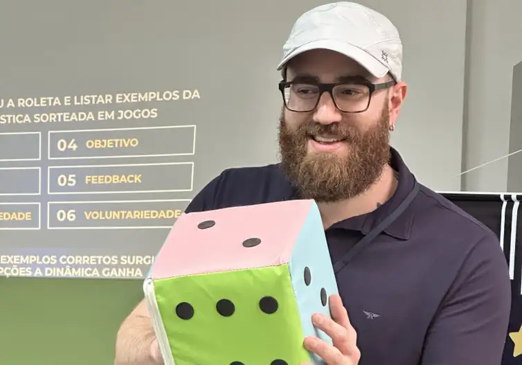 28/04/2026 - Iniciativa aposta no protagonismo social em escolas de Petrópolis. O idealizador da iniciativa, Victor Prado, enxerga no programa uma oportunidade de ampliar a perspectiva dos jovens sobre temas normalmente estigmatizados.  
Foto: Divulgação/Leia Brasil